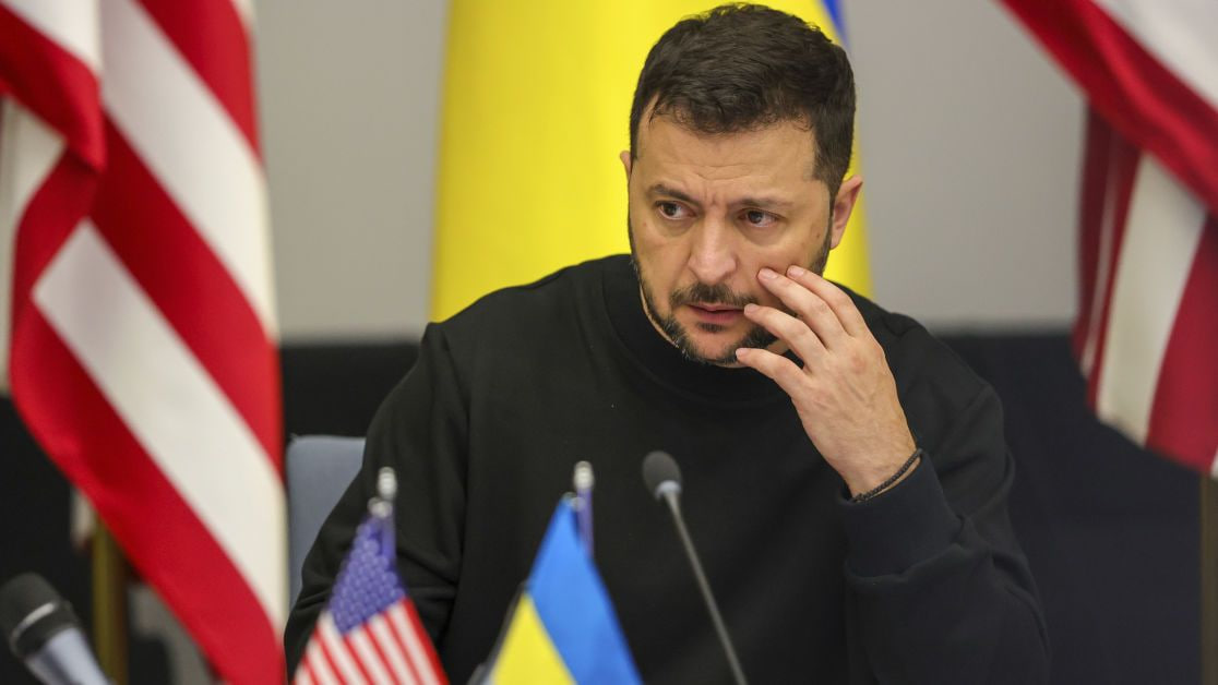 Дуже важко таке від нього чути… Зеленський вийшов і заявив, що буде робити Україна без допомоги від США: “Ми повинні будем…”