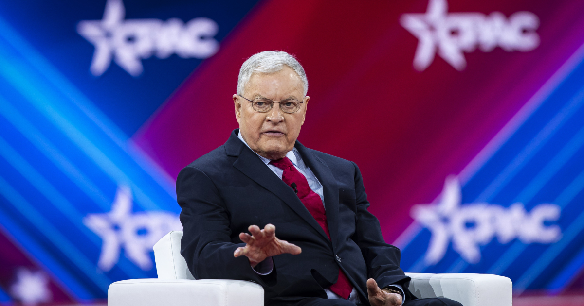 Головне на РАНОК 02.05 ! Тільки послухайте про що ЗІЗНАВСЯ Келлог у прямому ефірі. Мова йшла про війну в Україні…