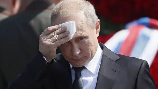 Путін приголомшив вчинком на похоронах Старовойта! Скандал СКОЛИХНУВ всю Росію